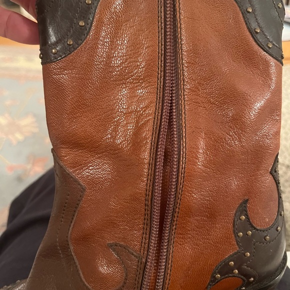 Country Western style above ankle boots. Light weight & comfy. Good condition. - Picture 6 of 10